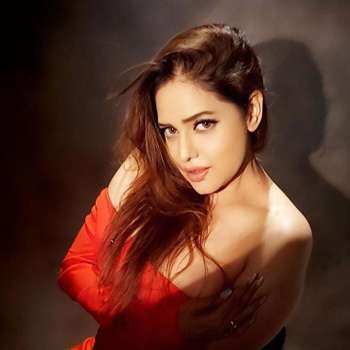 Actress Poonam Jhawer Is Coming To Sizzle In Many Films And Music Albums