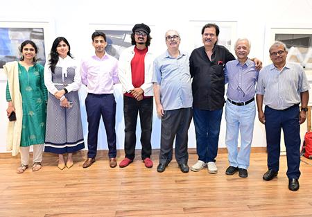 “Echoes Of Silence”Art Exhibition By Renowned Artists – Vikas Malhara, Hemant Dhane In Jehangir Art Gallery