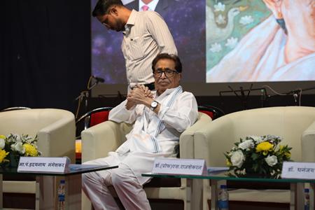 पुण्यात भारतरत्न लता दीनानाथ मंगेशकर स्मृती समारोह व लता मंगेशकर वैद्यक रत्न पुरस्कार वितरण सोहळा संपन्न