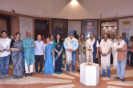 “ATHAHA” Beyond The Boundaries Solo Show Of Paintings By Well-Known Artist Alka Bhrushundi At Jehangir Art Gallery