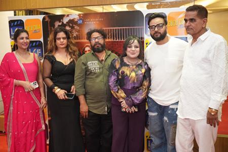 तनु कुरैशी लोकप्रिय मॉडल और अभिनेत्री का गाना ‘कोको कोला वाली फीलिंग’ आजकल खूब ट्रेंड कर रहा है और लोग इस पर थिरक रहे हैं।