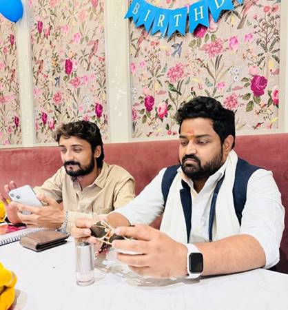 धीरू यादव और अभिषेक यादव ‘अभि’ का कला एवं समाज सेवा का अद्भुत संगम, जन्मदिन पर लगा बधाईयों का तांता